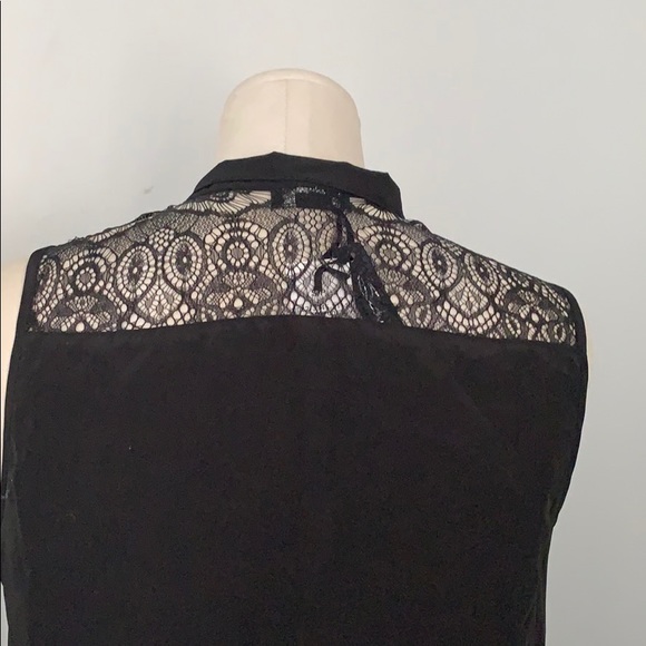 Black Dress With Lace Detailing and Back Cutout - Picture 3 of 5